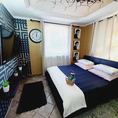 Airport Luxury 42 Guest house Vecses