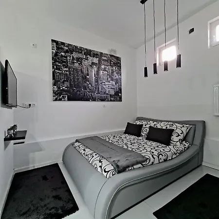 Airport Luxury 42 Guest house Vecses