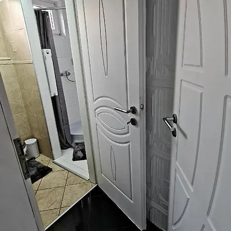 Airport Luxury 42 Guest house Vecses