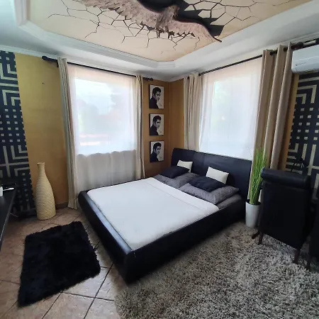 Airport Luxury 42 Guest house